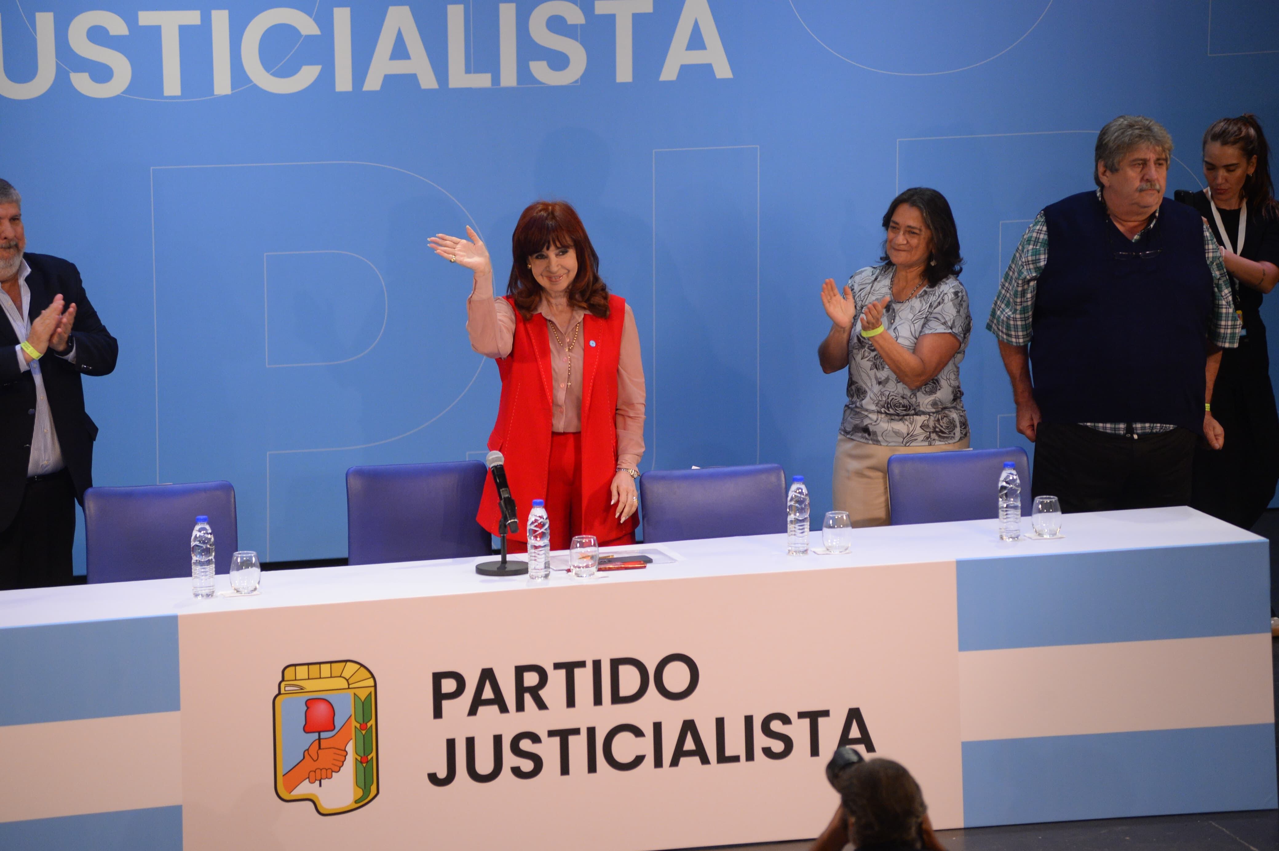 Cristina Kirchner a punto de asumir como presidenta del PJ