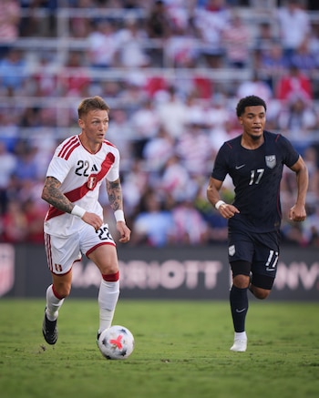 Oliver Sonne tuvo complicaciones en defensa en el amistoso ante Estados Unidos. - créditos: FPF