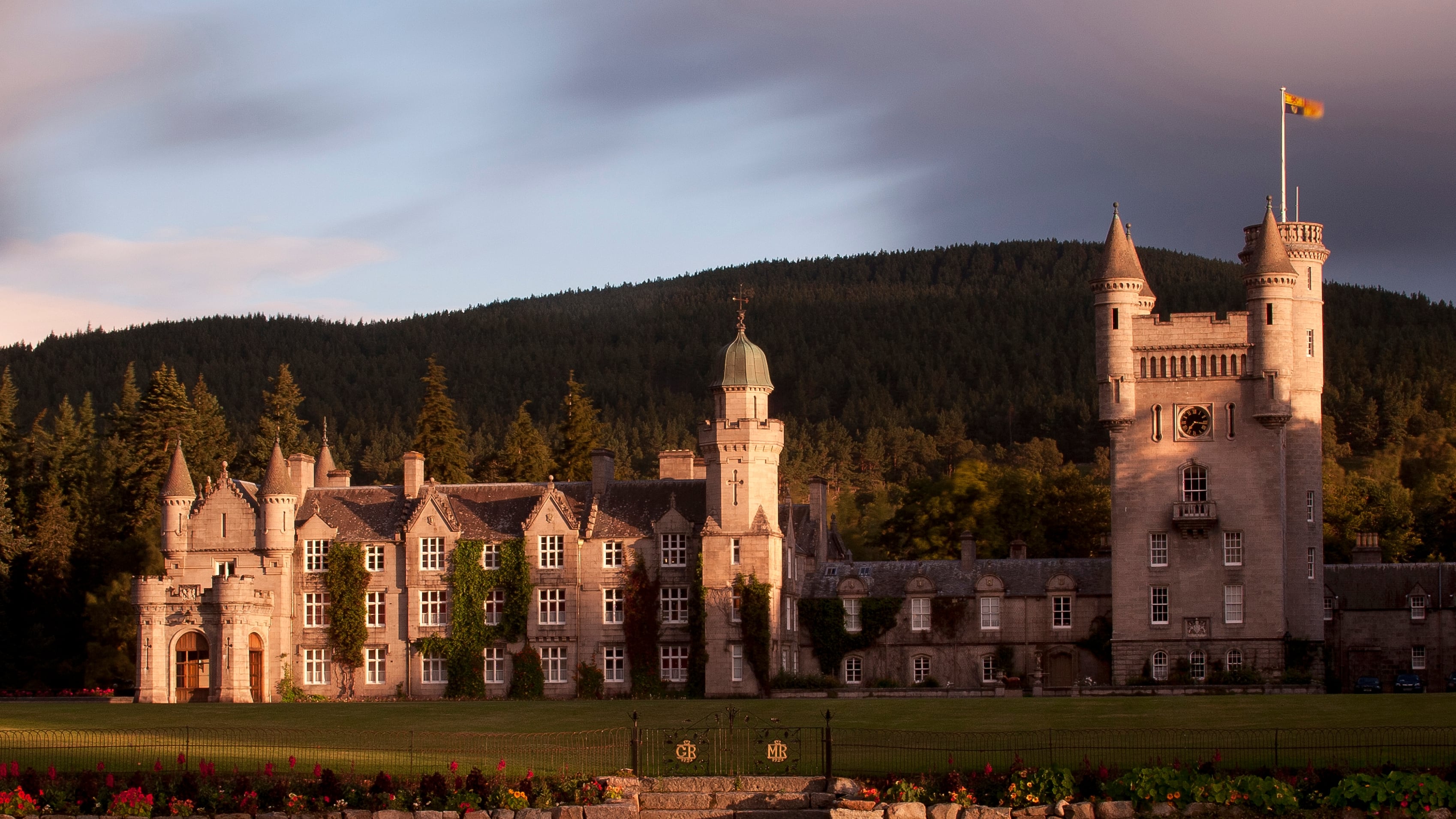 El castillo de Balmoral simbolizó para la princesa Diana aislamiento y soledad, en contraste con su deseo de cercanía y modernidad (balmoralcastle.com)
