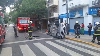 Manejó cinco cuadras a contramano