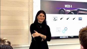 De El Salvador a Nueva York: La historia de Alexandra Funes, la compositora que triunfa en el cine y la televisión