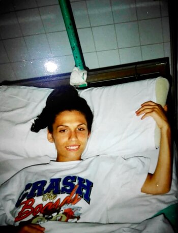 En el hospital, donde atravesó