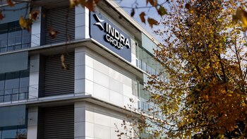 Los títulos de Indra caen