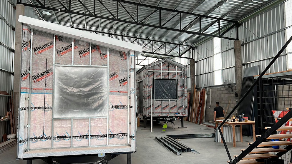 En la mayoría de los casos el proceso se inicia en fábrica. La expansión de la construcción industrializada y en seco se expande con fuerza