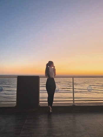 Como broche de oro, Rago