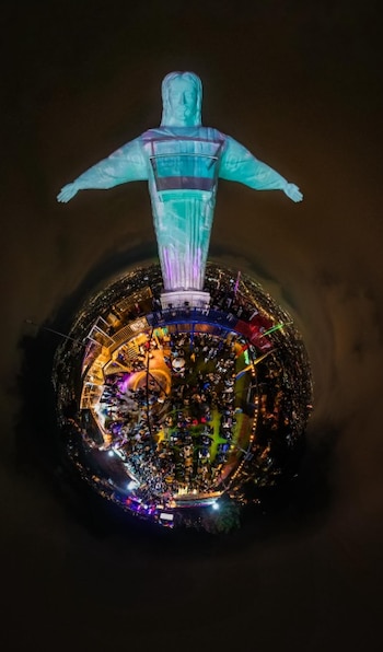 El Mirador La Cueva del Arco, el nuevo plan favorito de Bogotá para selfies con Cristo y atardecer de película - crédito @miradorlacuevadelarco/IG