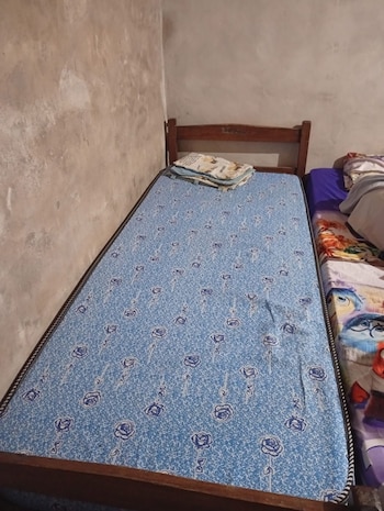 En la humilde vivienda de