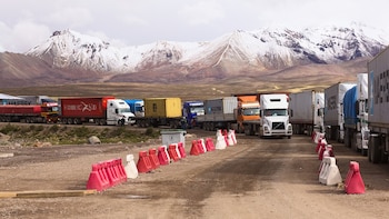 Demoras fronterizas y trámites digitales pendientes frenan la logística y el comercio regional