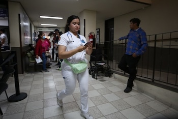La reducción de la mora quirúrgica en el Hospital San Felipe impacta directamente en la independencia y calidad de vida de los pacientes beneficiados. (Foto: Emilio Flores)