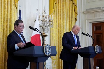 Donald Trump en una rueda