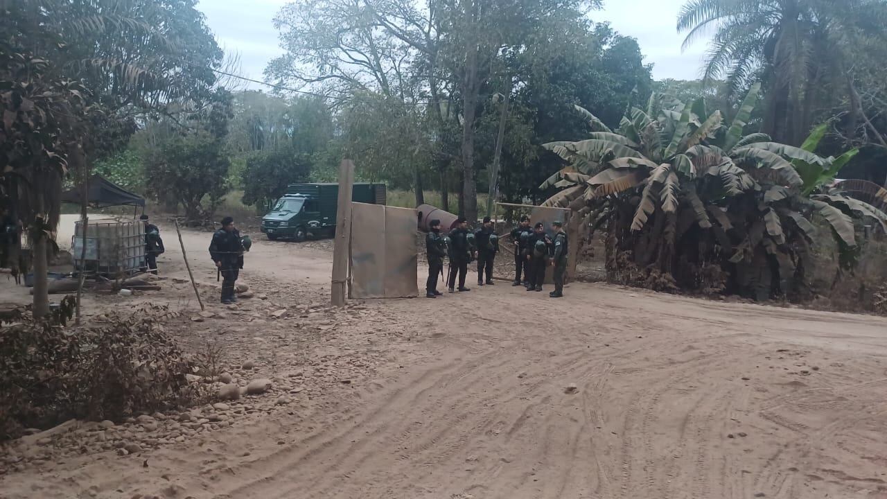 La intervención incluyó tareas de inteligencia, vigilancia tecnológica y el secuestro de electrodomésticos, ropa y dispositivos electrónicos