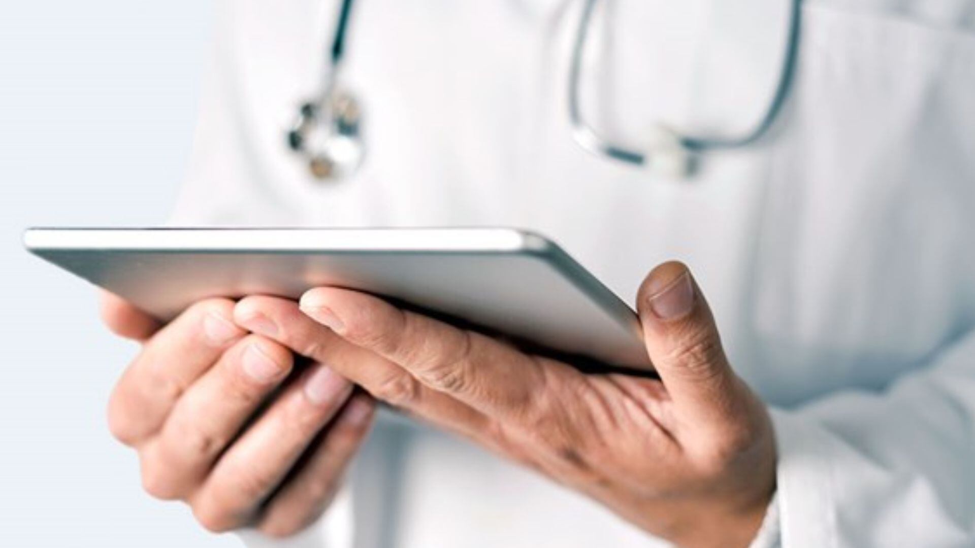 La documentación médica presentada no vinculó directamente las lesiones con el incidente denunciado durante el viaje en transporte público. (Foto de archivo)