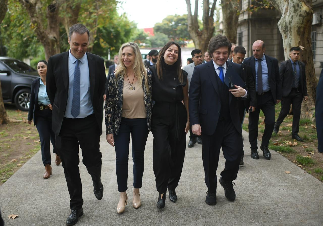 El Presidente, Karina Milei y el jefe de Gabinete, Manuel Adorni, estuviero en la presentación del centro de capacitación