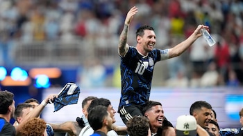 La contundente respuesta de Messi a los críticos tras clasificar a la final del Mundial con Argentina y el recuerdo de Maradona: “Es un regalo para él”
