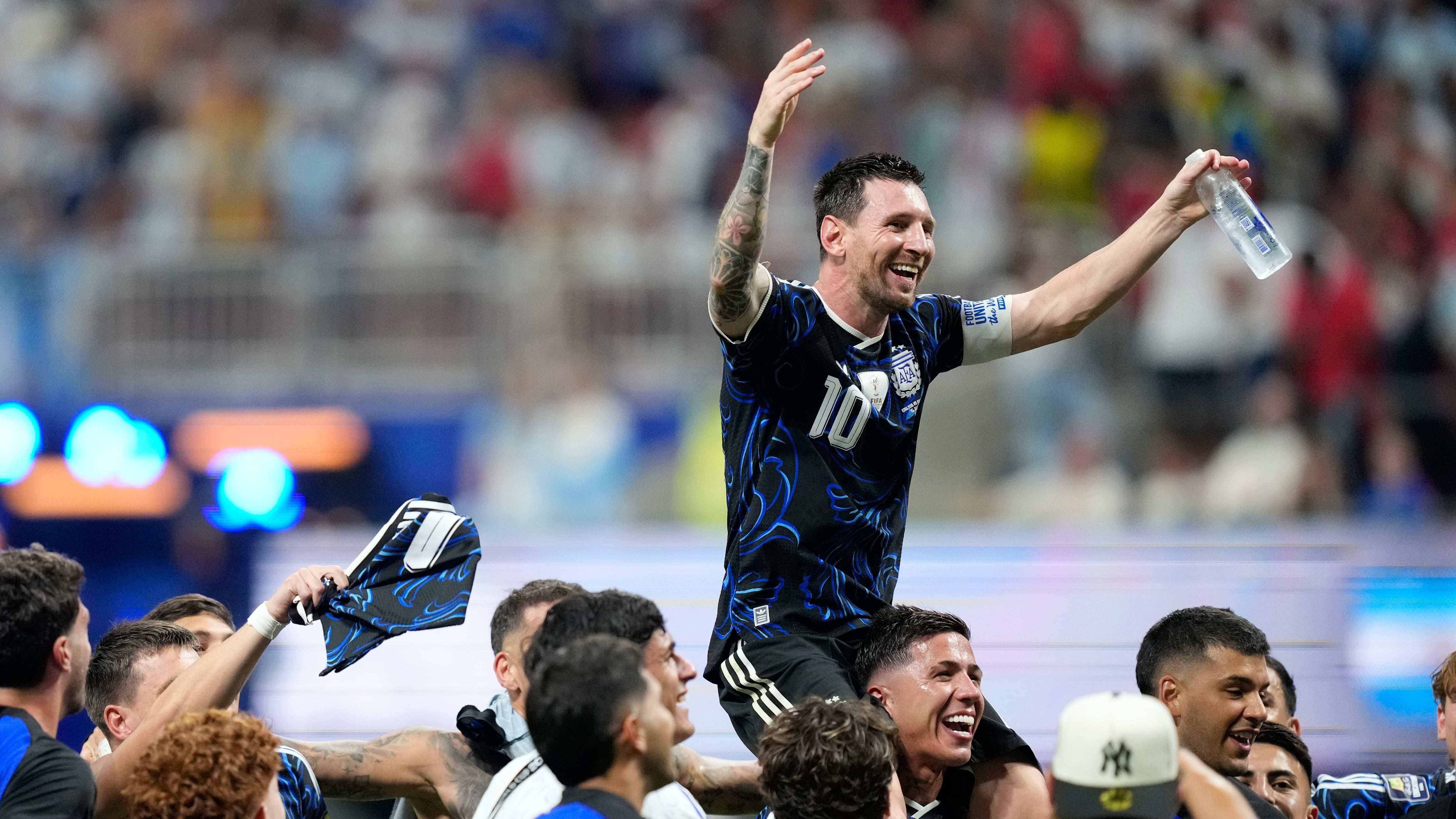 La contundente respuesta de Messi a los críticos tras clasificar a la final del Mundial con Argentina y el recuerdo de Maradona: “Es un regalo para él”