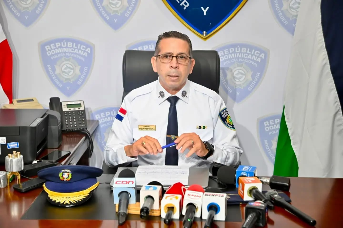 El vocero de la Policía Nacional de República Dominicana, Diego Pesqueira, aseguró que se garantiza el derecho de defensa y el debido proceso a los ciudadanos entregados.(Cortesía: Redes sociales)