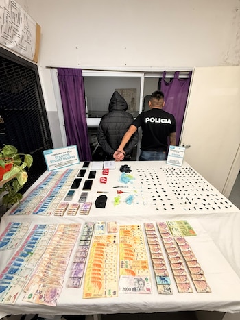 Policías se disfrazaron de albañiles y detuvieron a dos sospechosos por venta de droga en Wilde
