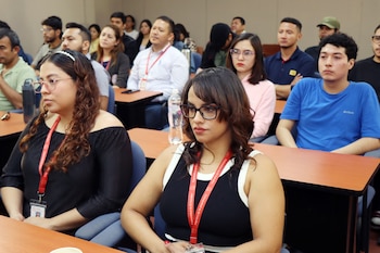 Entre dos y seis estudiantes