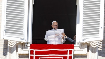 El Papa León XIV será hospitalizado este martes para someterse a la operación del nódulo del pulmón