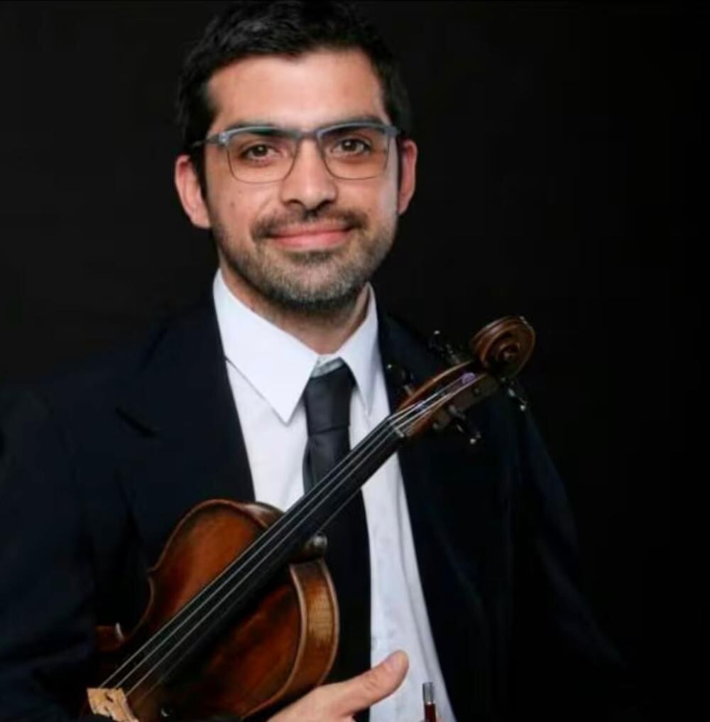 El músico Guillermo Olguín