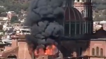 Bomberos aucudieron a sofocar el