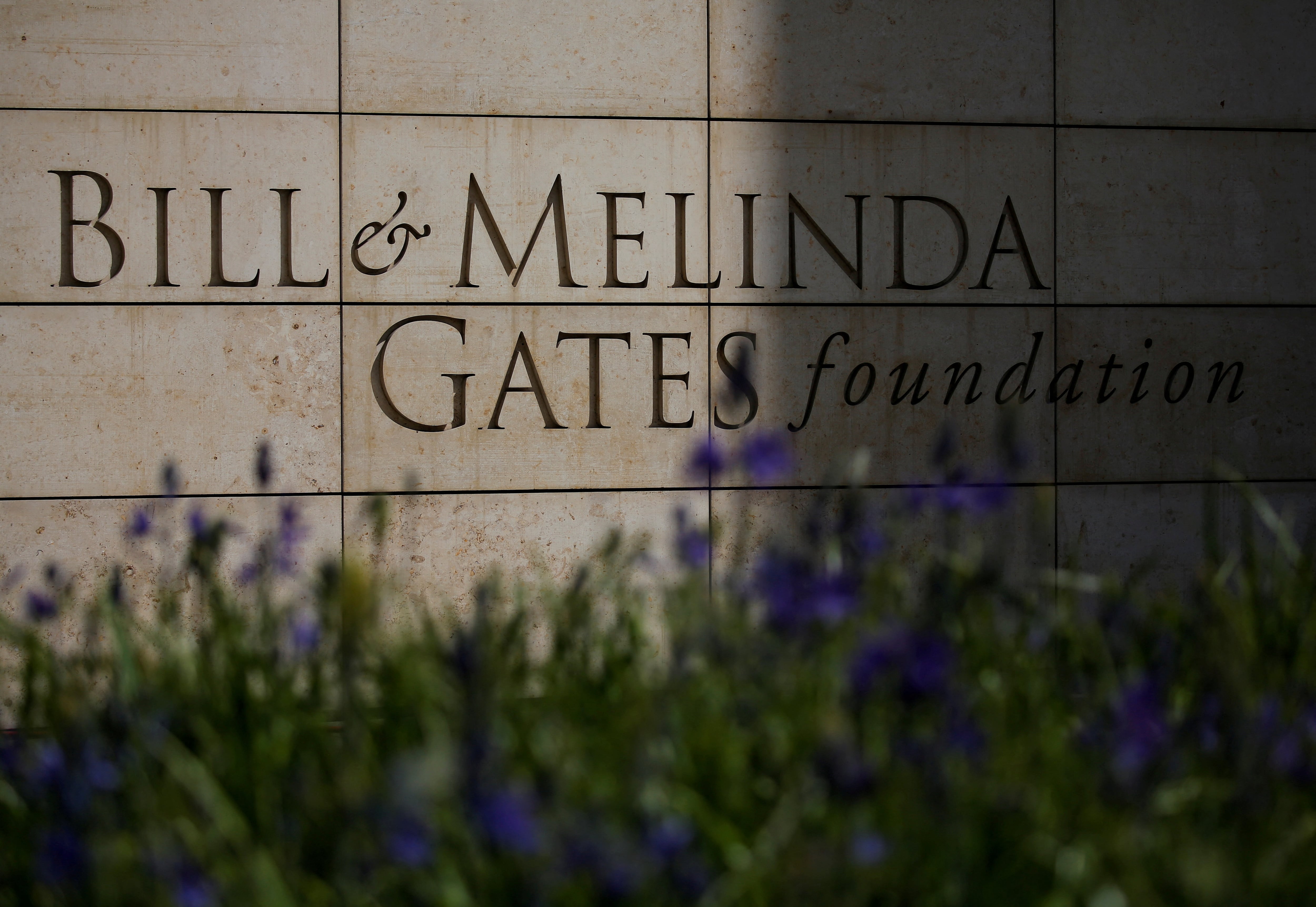 La Fundación Gates anunció una inversión de USD 1.000 millones en dos años para ampliar el acceso a herramientas de inteligencia artificial. REUTERS/Lindsey Wasson/File Photo