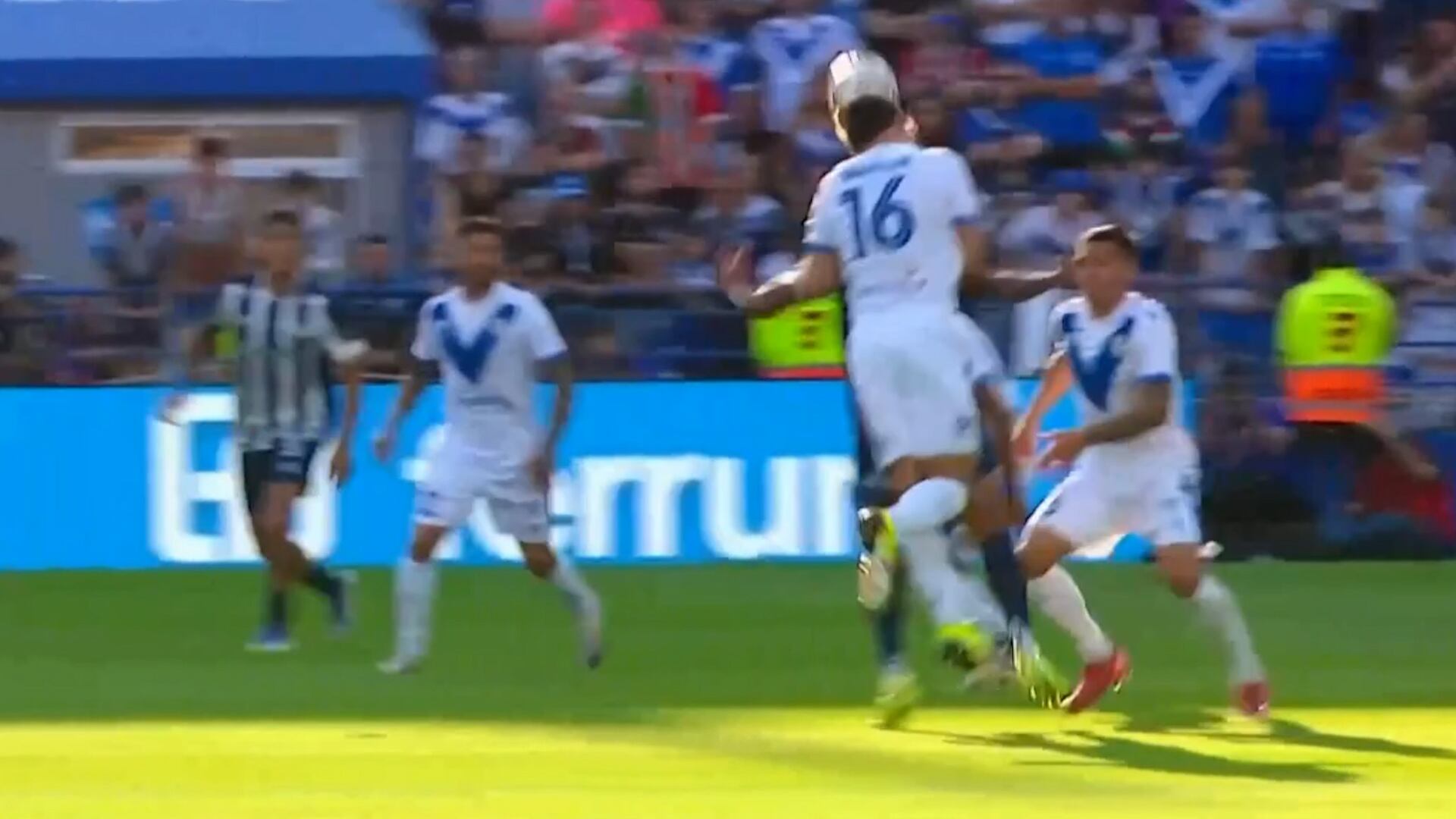 El momento del choque entre Magallán y Rick