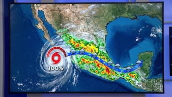 Onda tropical 32 provocará fuertes lluvias en 15 estados de México y zona incrementa a 100% su probabilidad para ciclón tropical