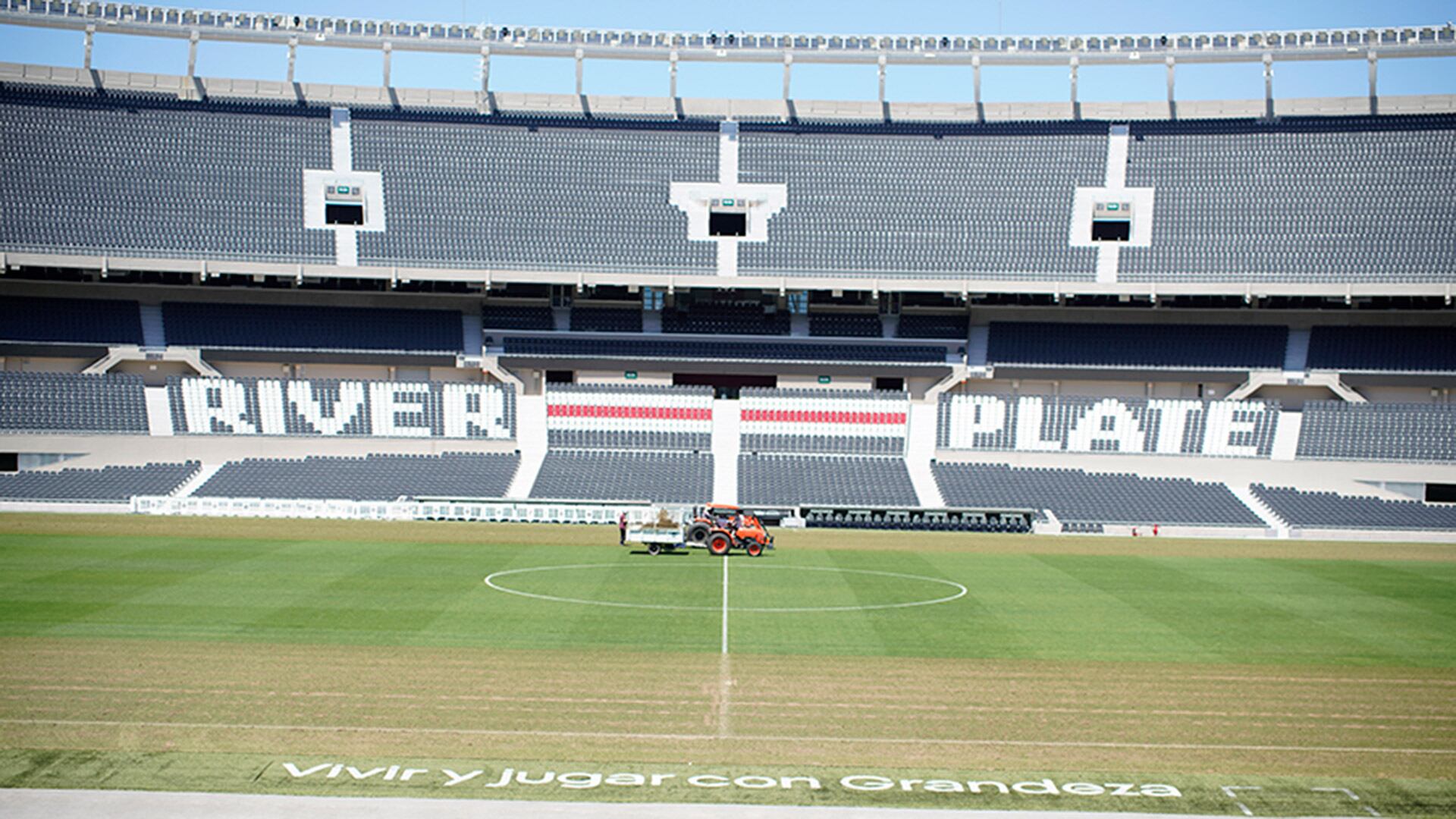 El comienzo de las obras en el césped