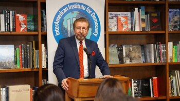 Sánchez Berzaín durante la presentación