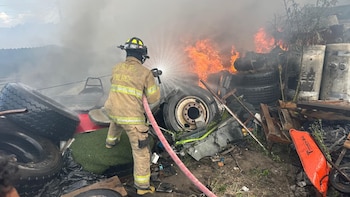 Bomberos Municipales controló otro incendio estructural en una vivienda de zona 6 de la capital y rescató a dos perros del inmueble.
