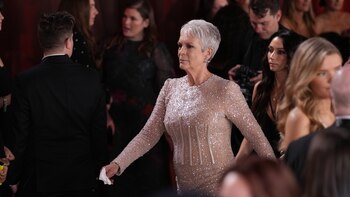Jamie Lee Curtis celebra por