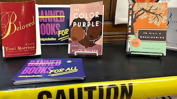 Las prohibiciones e intentos de vetar libros en Estados Unidos siguen en aumento