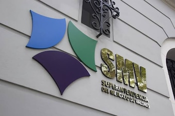 La SMV alertó que delincuentes usan su identidad para solicitar pagos por falsas inversiones, operaciones financieras o supuestas recuperaciones de fondos.