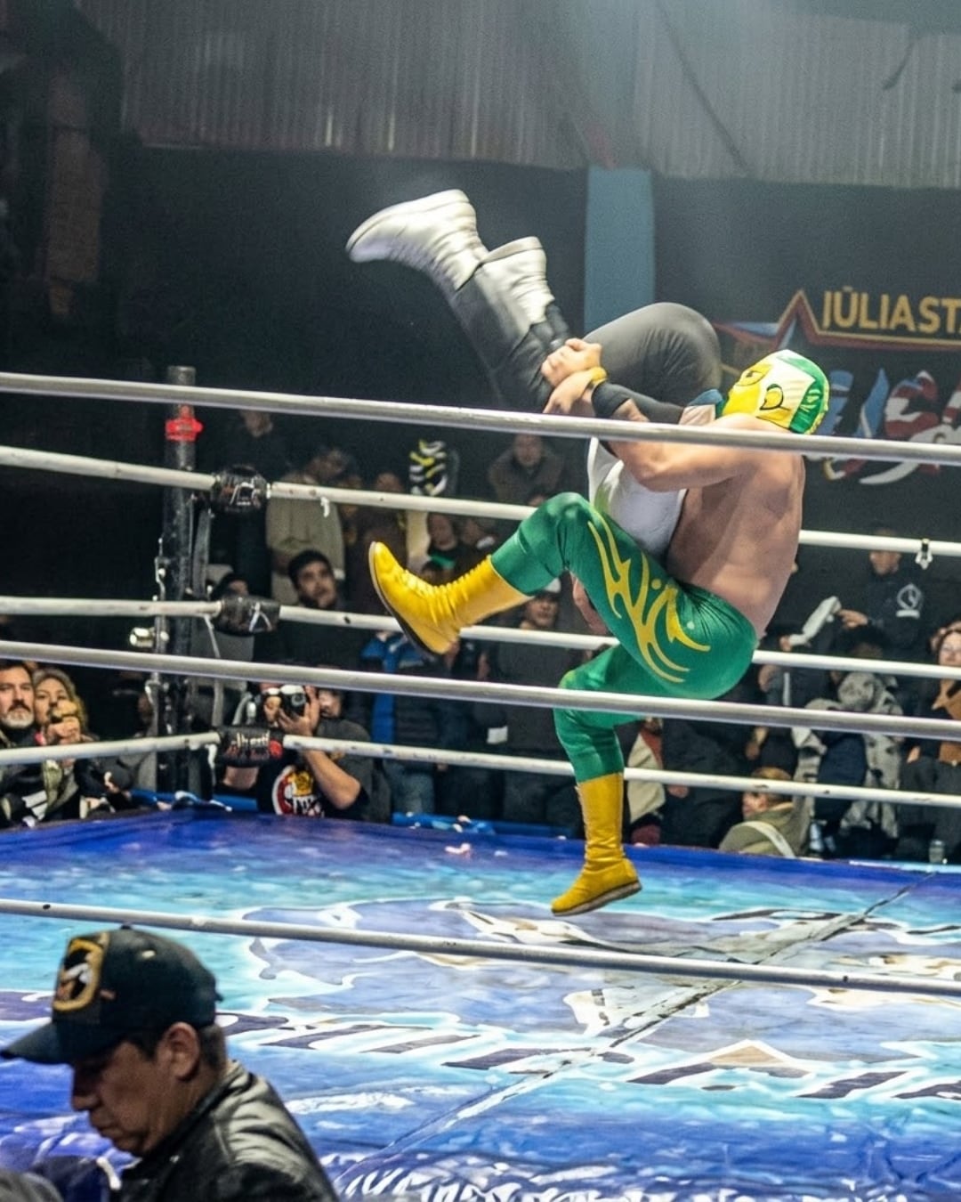 Gerardo Germán Pineda, conocido como “El Búho”, murió durante una función en Mineral de la Reforma, Hidalgo, (Captura de pantalla: X)