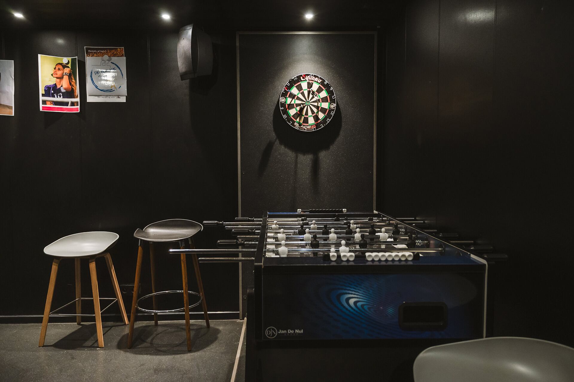 La vida a bordo incluye gimnasio, sala de juegos, living con Playstation, actividades recreativas y un menú a cargo del chef Mauricio Díaz