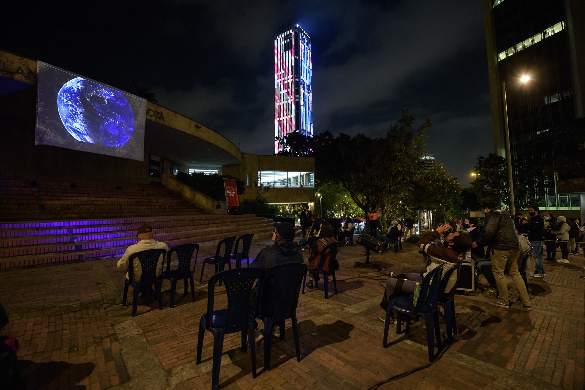 ‘Cien años de los Planetarios’ presenta la evolución de estos espacios mediante recursos multimedia y piezas interactivas - crédito Planetario de Bogotá