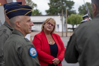 La ministra de Defensa de