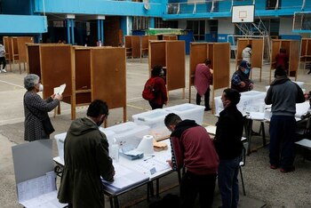 Un centro de votación en