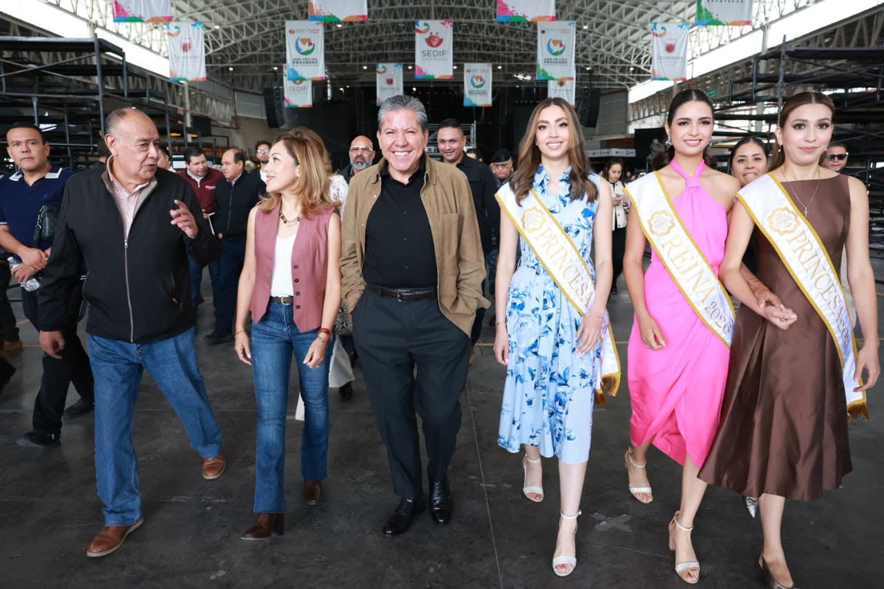 El gobernador de Zacatecas, David Monreal, durante un recorrido por las instalaciones que albergarán la Fenaza 2026. (Crédito: Facebook | David Monreal Ávila)