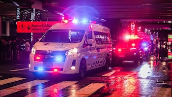 Al menos 27 muertos en un incendio en un bar de Bangkok