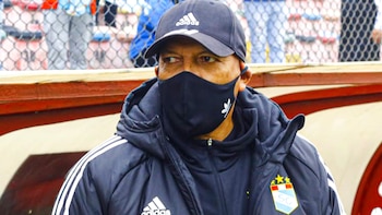 Roberto Mosquera y sus pupilos