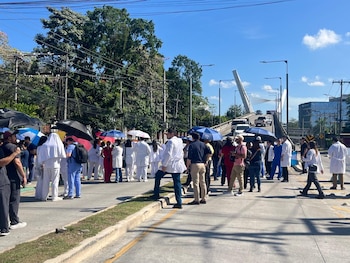 La Secretaría de Salud convocó al CMH para abordar los reclamos del sector. El Gobierno también confirmó la regularización contractual de 87 médicos. (Foto: Oscar Ortiz)