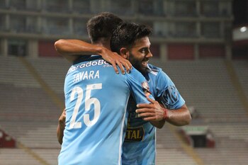 Martín Távara celebra su primer