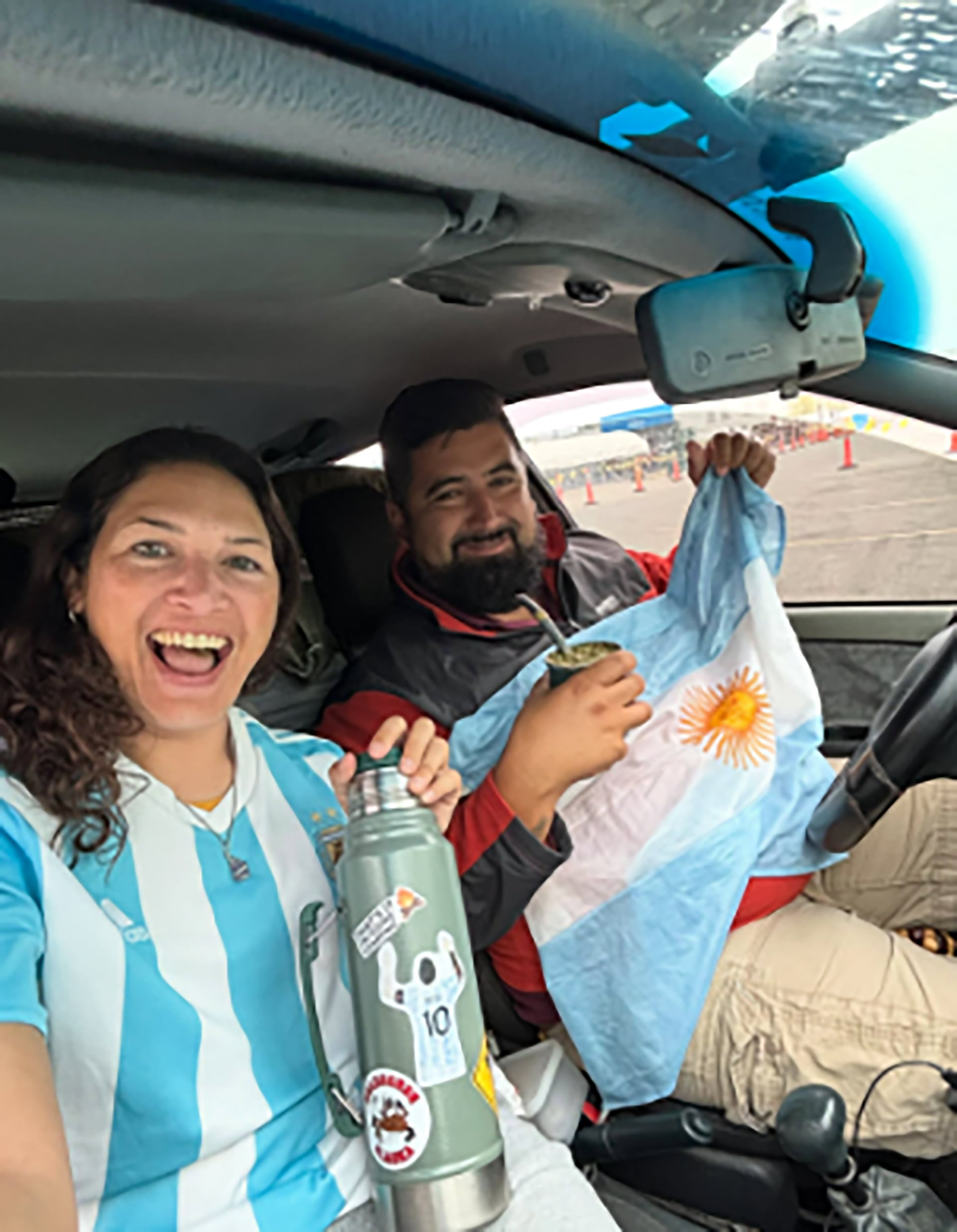 Con menos de un tanque de combustible, Mauricio y Micaela iniciaron en 2018 una aventura que parecía imposible