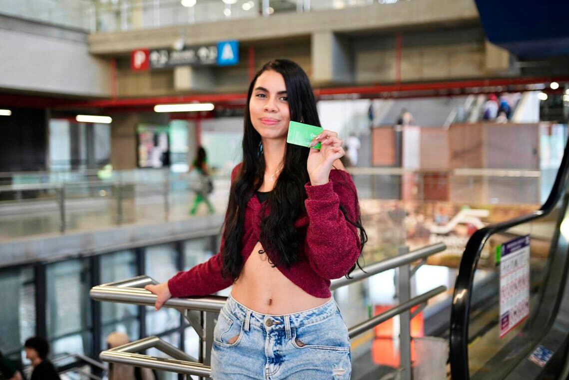 Víctimas del conflicto armado, personas con discapacidad y miembros de grupos étnicos tienen prioridad en la asignación de cupos subsidiados del Metro estudiantil - crédito Alcaldía de Medellín