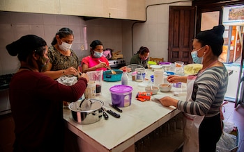 Indígenas huyen de la violencia machista con su propio restaurante en México