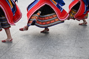 Una tarde de danza y cultura en el Centro Histórico de San Salvador