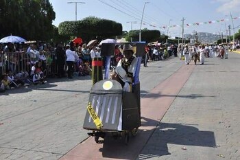 En Chiapas, Fabián usó su silla de ruedas como locomotora (Foto: Facebook)