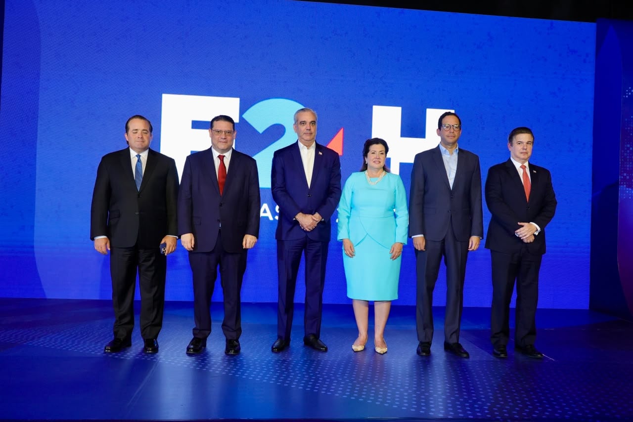 República Dominicana presentó Empresas en 24 Horas, una plataforma digital para constituir una empresa en un solo proceso. (Foto cortesía Ministerio de Industria, Comercio y Mipymes (MICM))